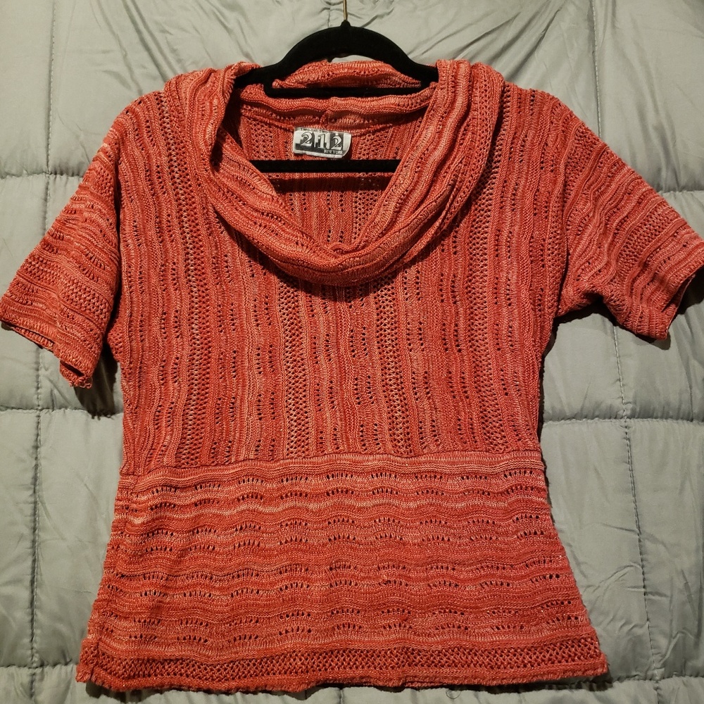 Short sleeved sweater